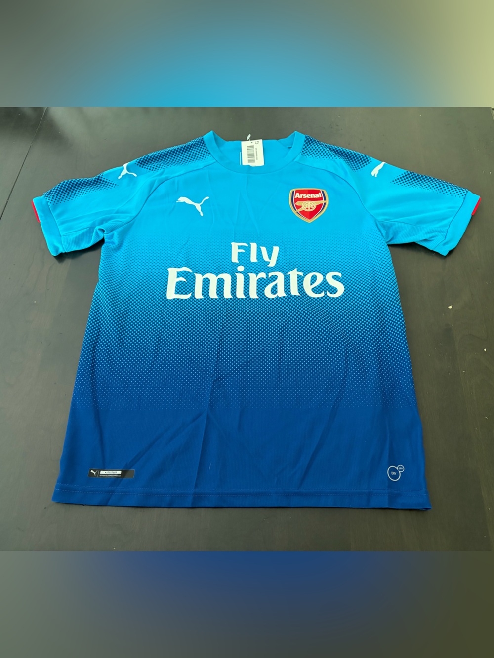 NWOT 2017-18 Arsenal Puma Fly Emirates Blue Gradient Soccer Jersey Youth Size XL